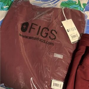 Figs scrubs set. Medium. Maroon